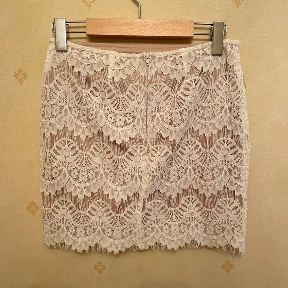Cream lace Mini Skirt, size S - Picture 2 of 2